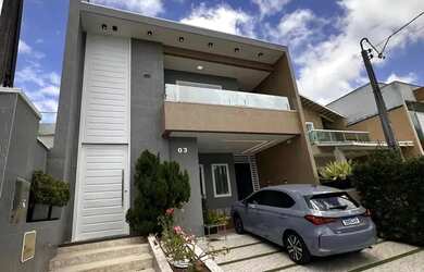 Imagem: A casa em condomínio possui 4 Dormitórios, 4 Banheiros, 2