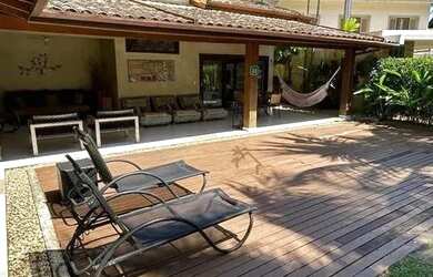 Imagem: A casa em condomínio possui 5 Dormitórios, 5 Banheiros, 4