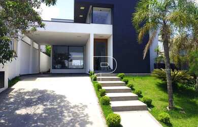 Imagem: A casa em condomínio possui 3 Dormitórios, 4 Banheiros, 4