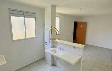 Imagem: O apartamento possui 2 Dormitórios, 1 Banheiro, 1 Vaga na garagem