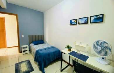 Imagem: Quarto em frente a UFRGS no centro de POA