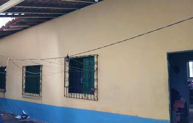 Imagem: A casa possui 3 Dormitórios, 1 Banheiro e está localizado