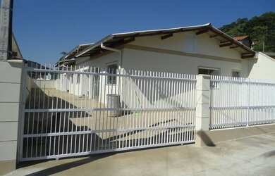 Imagem: A kitnet possui 1 Dormitório, 1 Banheiro, 1 Vaga na garagem