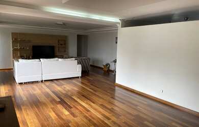 Imagem: O apartamento possui 4 Dormitórios, 3 Banheiros, 2 Vagas na