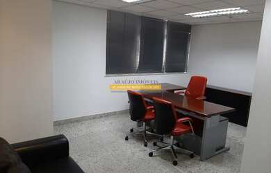 Imagem: O depósito possui 4 Vagas na garagem, 258m² de Área e Imóvel