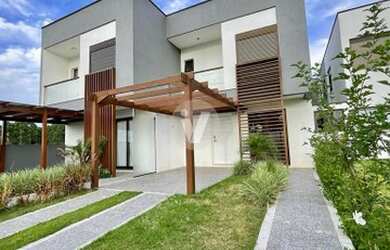 Imagem: A casa em condomínio à venda possui 3 Dormitórios, 3 Banheiros