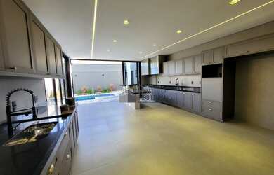 Imagem: A casa em condomínio possui 3 Dormitórios, 5 Banheiros, 4