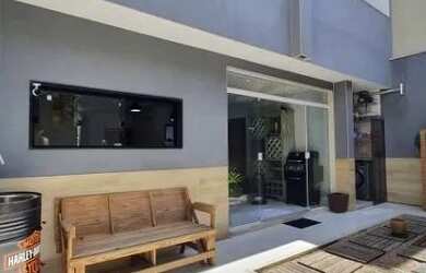 Imagem: A casa em condomínio possui 3 Dormitórios, 3 Banheiros, 2