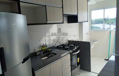 Imagem: O apartamento possui 2 Dormitórios, 1 Banheiro, 1 Vaga na garagem