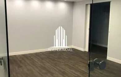 Imagem: O depósito possui 2 Vagas na garagem, 210m² de Área e está