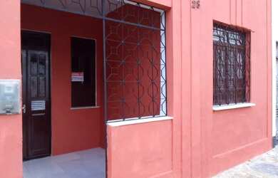 Imagem: A casa possui 2 Dormitórios, 1 Banheiro e está localizado