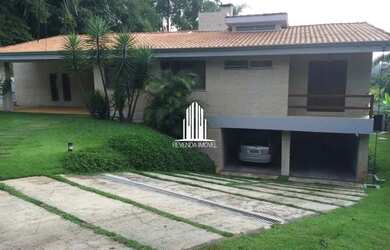 Imagem: A casa em condomínio possui 4 Dormitórios, 4 Banheiros, 5