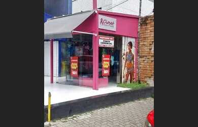 Imagem: O depósito para alugar possui 5 Vagas na garagem e 7m² de