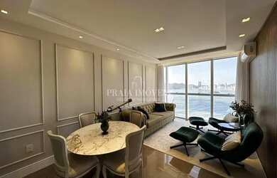 Imagem: O apartamento possui 4 Dormitórios, 5 Banheiros, 3 Vagas na