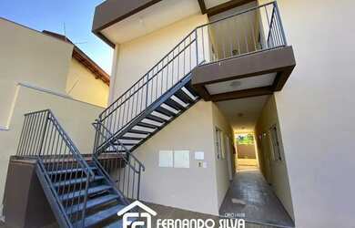 Imagem: A kitnet possui 1 Dormitório, 1 Banheiro, 1 Vaga na garagem