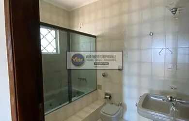 Imagem: A casa possui 2 Dormitórios, 2 Banheiros, 1 Vaga na garagem