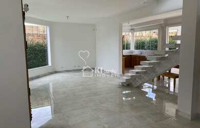 Imagem: A casa em condomínio possui 3 Dormitórios, 3 Banheiros, 2