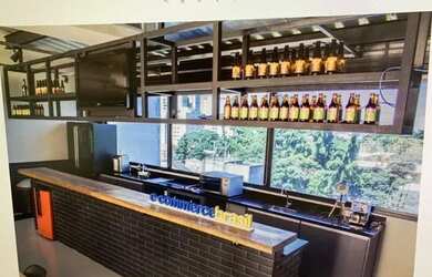 Imagem: O depósito possui 3 Vagas na garagem e 2213m² de Área e está