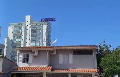 Imagem: A pousada chalé possui 5 Dormitórios e 5 Vagas na garagem