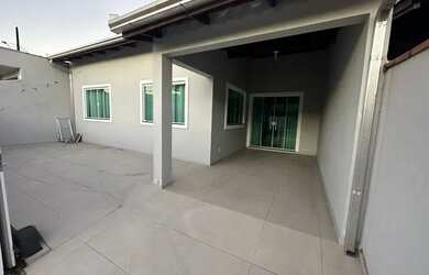 Imagem: A casa possui 2 Dormitórios, 1 Banheiro, 1 Vaga na garagem