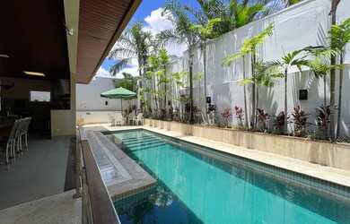 Imagem: A casa em condomínio possui 4 Dormitórios, 5 Banheiros, 4