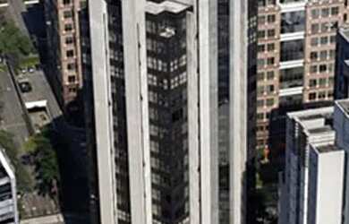 Imagem: O depósito possui 5 Vagas na garagem, 320m² de Área e está