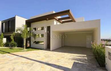 Imagem: A casa em condomínio possui 3 Dormitórios, 2 Banheiros, 4