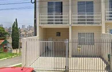 Imagem: A casa possui 3 Dormitórios, 2 Banheiros, 1 Vaga na garagem