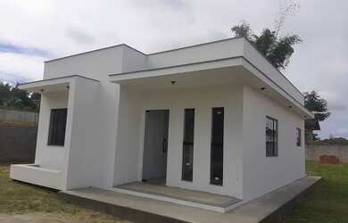 Imagem: A casa possui 2 Dormitórios, 1 Banheiro, 5 Vagas na garagem