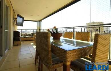 Imagem: O apartamento possui 3 Dormitórios, 4 Banheiros, 3 Vagas na