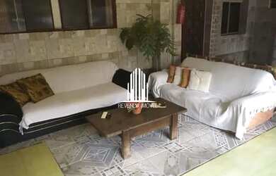 Imagem: A casa possui 5 Dormitórios, 5 Banheiros, 325m² de Área e