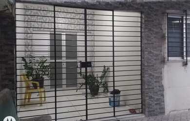 Imagem: A casa possui 2 Dormitórios e 1 Banheiro e está localizado