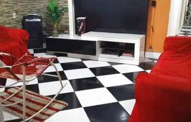 Imagem: A casa possui 2 Dormitórios, 2 Banheiros, 1 Vaga na garagem