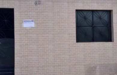 Imagem: A casa possui 2 Dormitórios e 1 Banheiro e está localizado