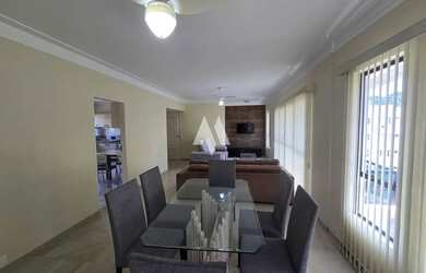 Imagem: O apartamento possui 4 Dormitórios, 3 Banheiros, 2 Vagas na