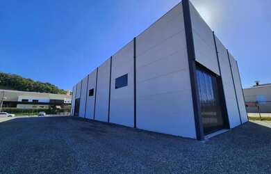 Imagem: O depósito possui 5 Vagas na garagem, 750m² de Área, Imóvel