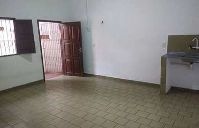 Imagem: A kitnet possui 1 Dormitório e 1 Banheiro e está localizado