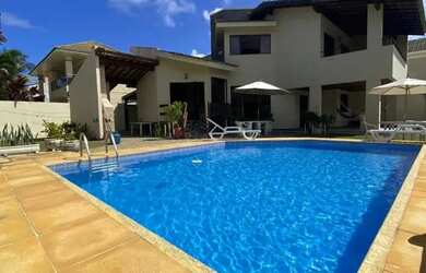 Imagem: A casa possui 4 Dormitórios, 5 Banheiros e 450m² de Área