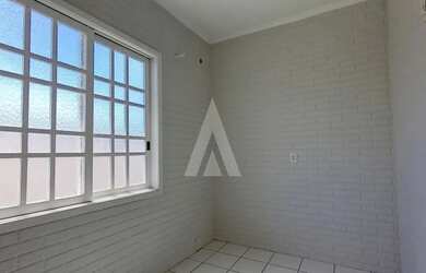 Imagem 5: Apartamento localizado no bairro Iririú, composto por 2 quartos, cozinha...