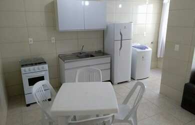 Imagem: O apartamento possui 2 Dormitórios, 1 Banheiro, 1 Vaga na garagem