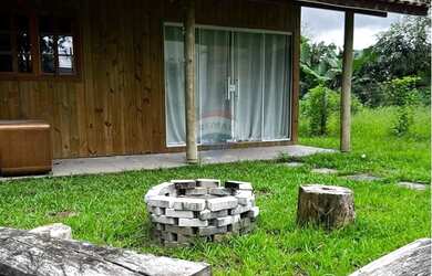 Imagem: A casa possui 1 Dormitório, 1 Banheiro, 4 Vagas na garagem