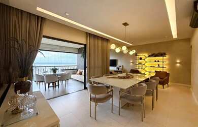 Imagem: O apartamento possui 3 Dormitórios, 5 Banheiros, 3 Vagas na