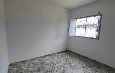 Imagem: A casa possui 2 Dormitórios, 1 Banheiro e está localizado