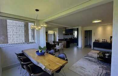 Imagem: O apartamento possui 3 Dormitórios, 4 Banheiros, 3 Vagas na