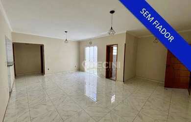 Imagem: A casa possui 2 Dormitórios, 3 Banheiros, 100m² de Área e