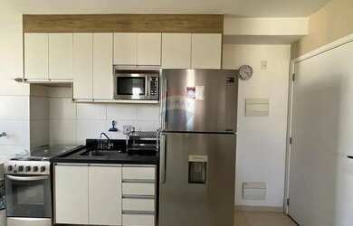 Imagem: O apartamento possui 2 Dormitórios, 1 Banheiro, 1 Vaga na garagem