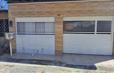 Imagem: A casa à venda possui 2 Dormitórios, 1 Banheiro e 1 Vaga na