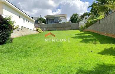 Imagem: O terreno possui 560m² de Área e está localizado em Alphaville