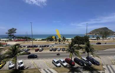 Imagem: O apartamento possui 2 Dormitórios, 2 Banheiros, 2 Vagas na