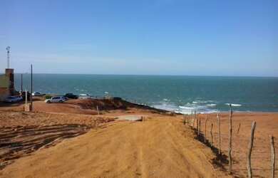 Imagem: A casa possui 2 Dormitórios, 5 Vagas na garagem, 1.250m² de